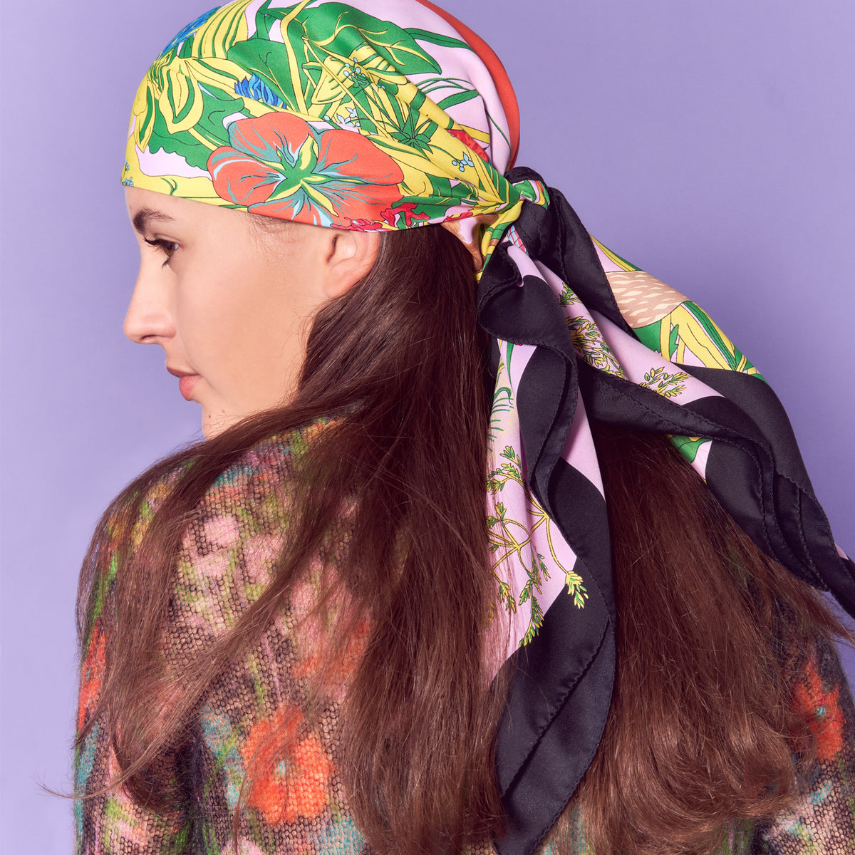 Foulard Vintage MANTERO En Soie 100% - Motifs - 72 X 77 Cm - Occasion